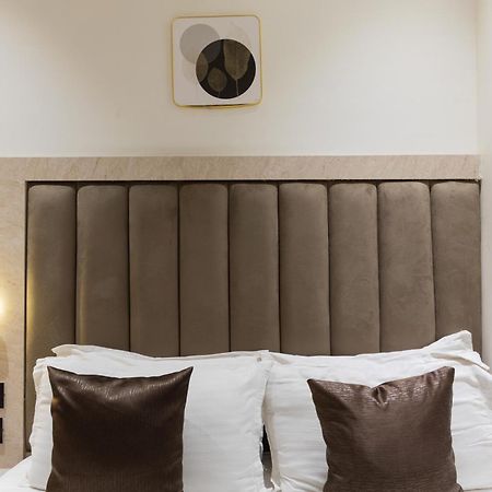 Hotel Larmont Luxury Mumbai  Buitenkant foto