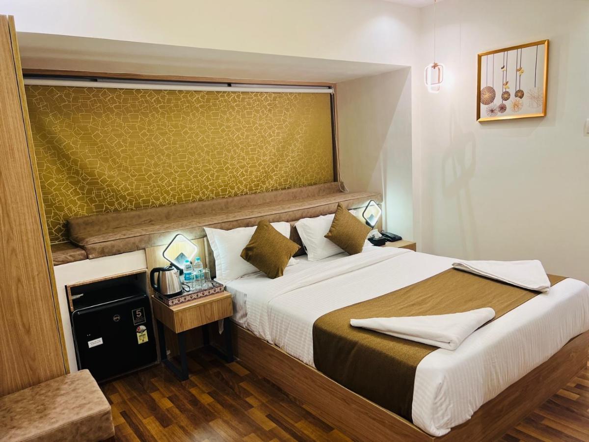 Hotel Larmont Luxury Mumbai  Buitenkant foto