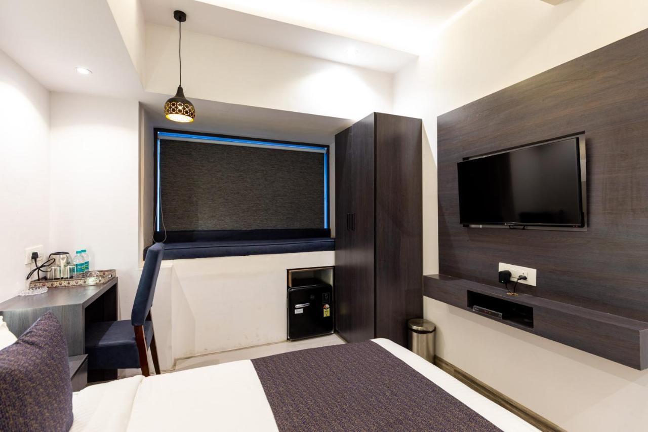 Hotel Larmont Luxury Mumbai  Buitenkant foto