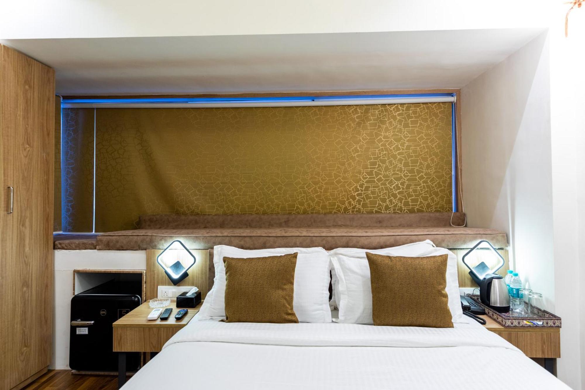 Hotel Larmont Luxury Mumbai  Buitenkant foto