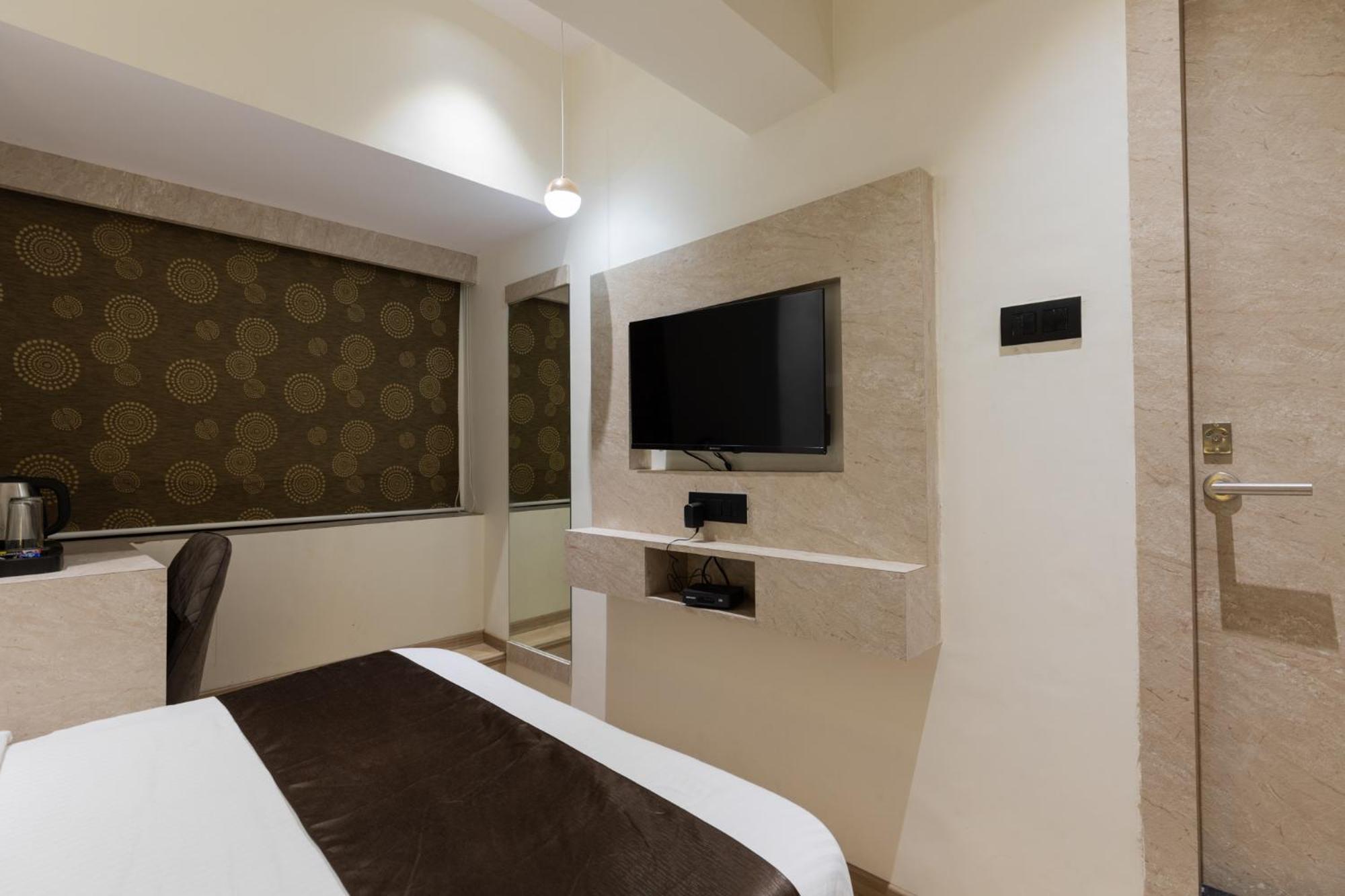 Hotel Larmont Luxury Mumbai  Buitenkant foto