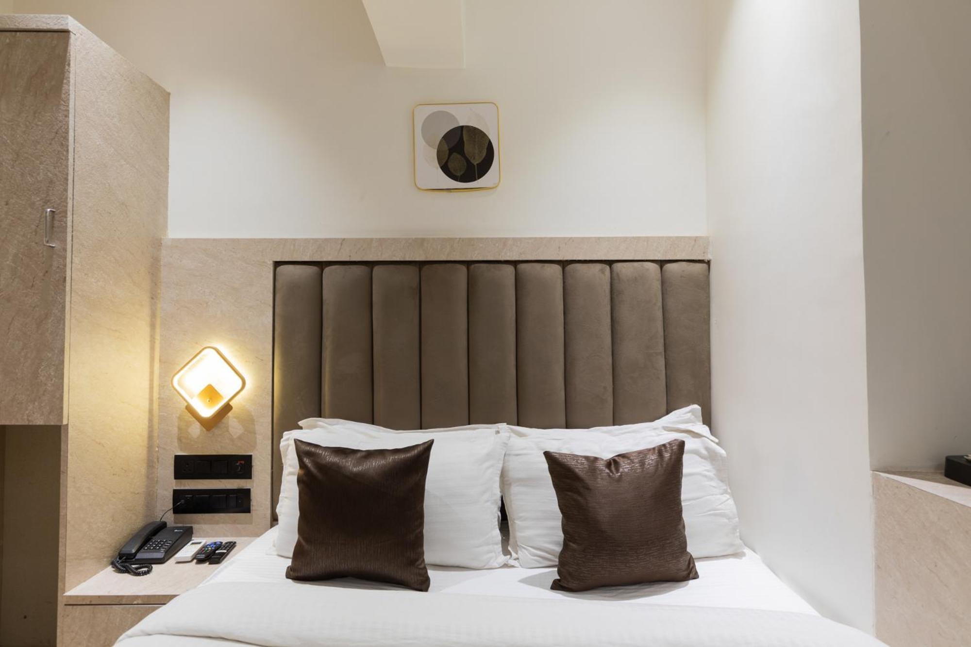 Hotel Larmont Luxury Mumbai  Buitenkant foto