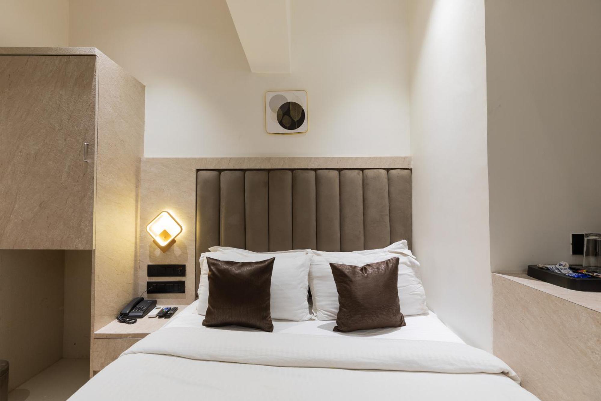 Hotel Larmont Luxury Mumbai  Buitenkant foto