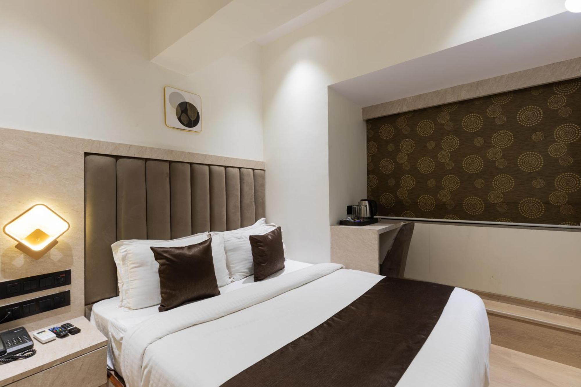 Hotel Larmont Luxury Mumbai  Buitenkant foto