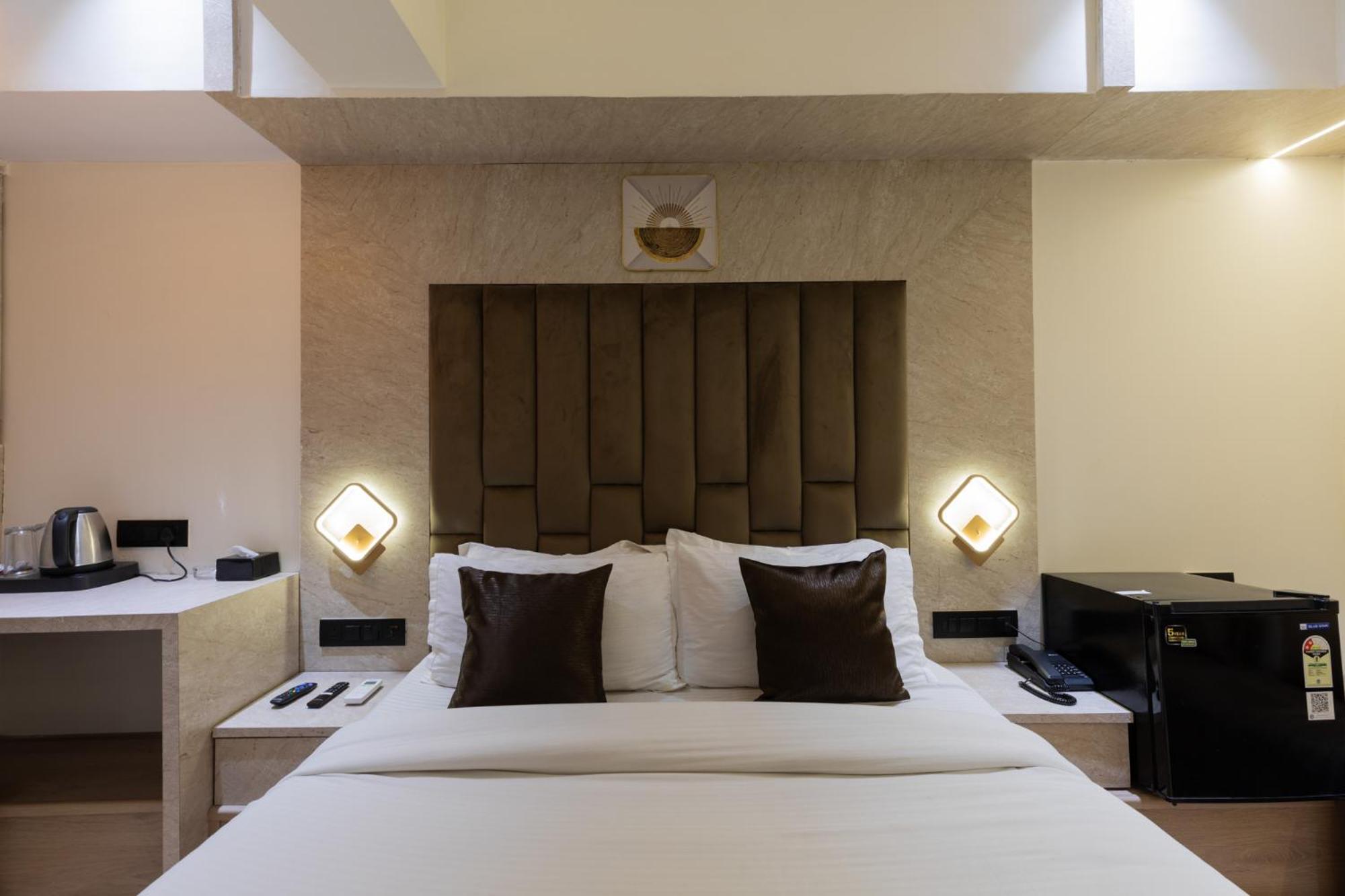 Hotel Larmont Luxury Mumbai  Buitenkant foto